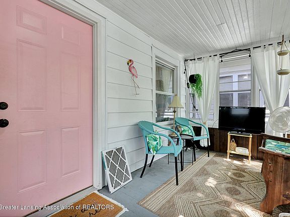 2nd image of 531 N Magnolia Ave