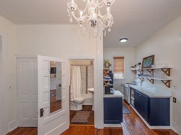 4th image of 411 N 3rd St APT 202