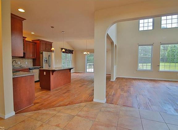 3rd image of 2815 Destiny Ln