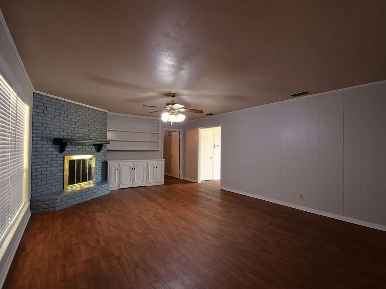 3202 Autumn Leaves Dr — Photo 5