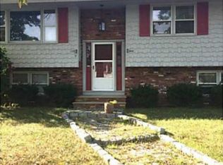 9 Progress Ave, Johnston, RI 02919