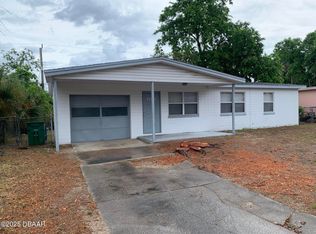 1017 Berkshire Rd, Daytona Beach, FL 32117