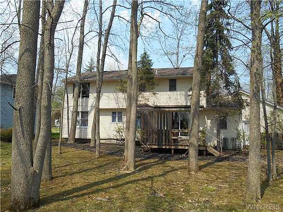 2nd image of 44 Settlers Row