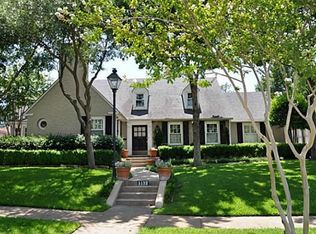 1132 N Canterbury Ct, Dallas, TX 75208