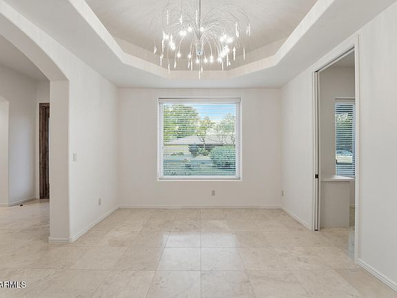 4th image of 722 W MOON VALLEY Drive