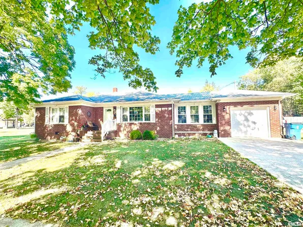 420 W 3rd St, Centralia, IL 62801