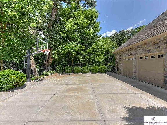 5th image of 11705 Windcrest Dr