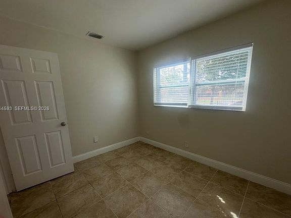 4th image of 2511 NW 9th St
