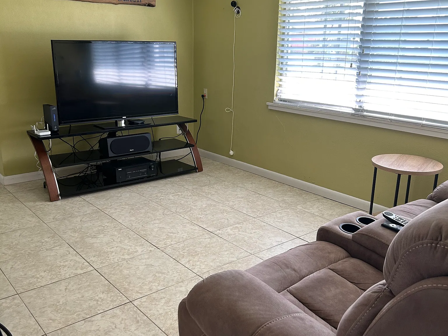 2 bed, 928 sqft, $3,000 — Photo 4