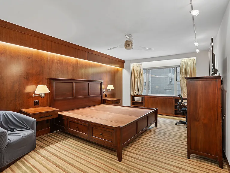 100 W 57th St #6R — Photo 10