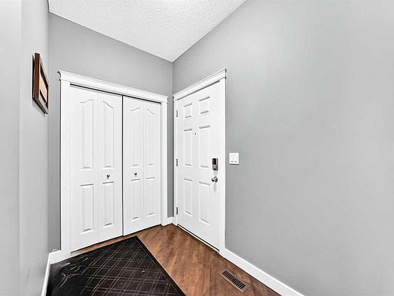 3rd image of 1580 S New Brighton Dr SE