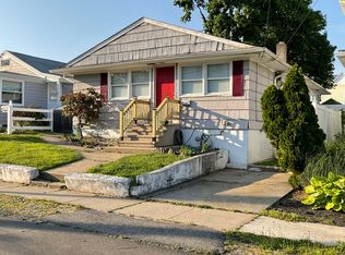 15 Grant St, Milford, CT 06460