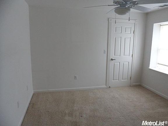 4th image of 2025 E F St