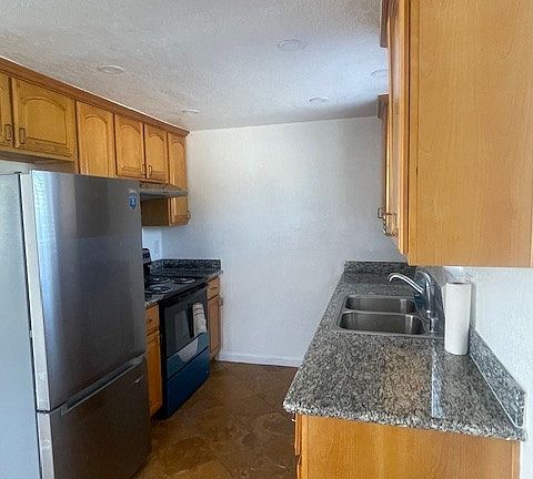 5th image of 9311 N Dalewood St