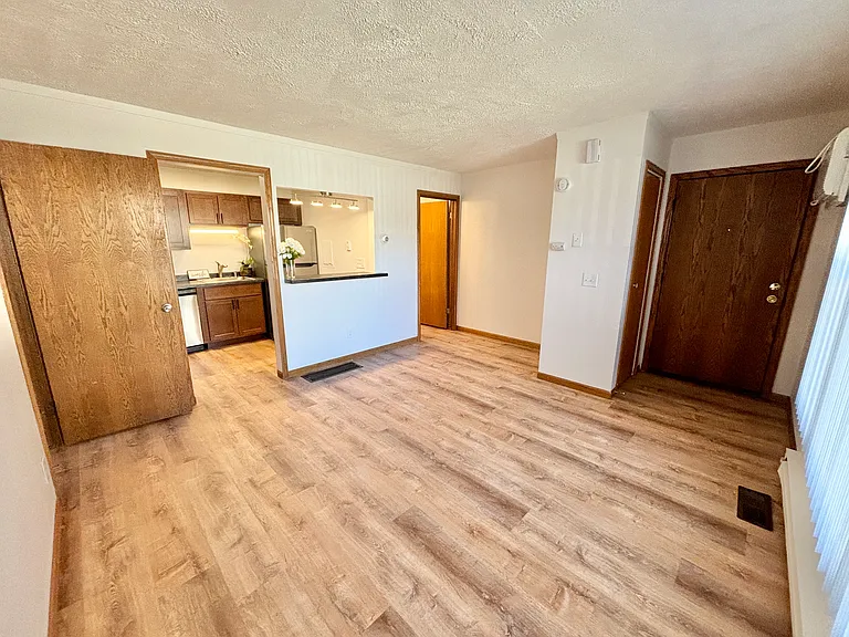1019 Fiedler Ln #6 — Photo 3