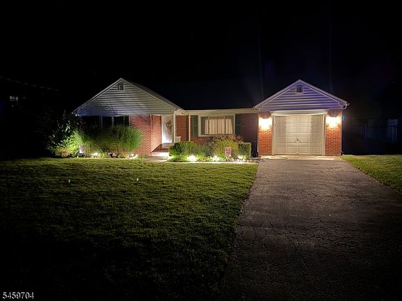 2nd image of 47 Grove St