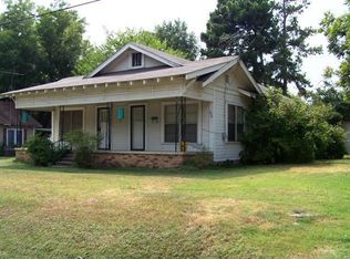 620 S Runnels St, De Kalb, TX 75559