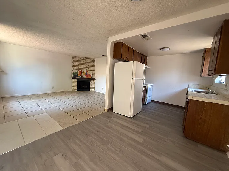 7 E Ponce De Leon Ave #N — Photo 4