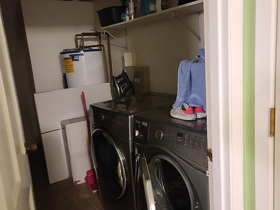 5th image of 105 Sue Ann Dr
