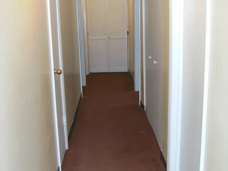SRA 902 Hallway _05152017