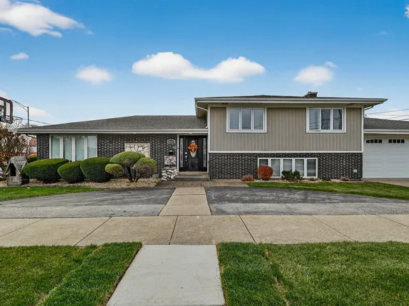 8400 S New England Ave, Burbank, IL 60459