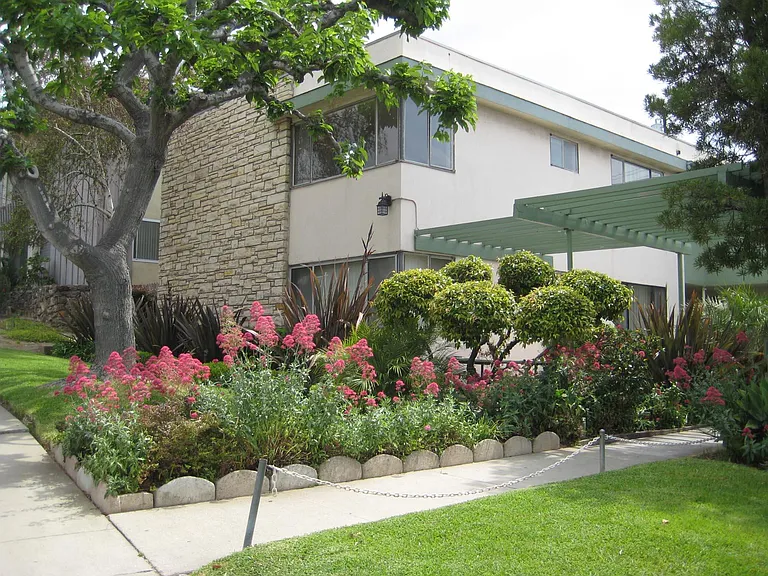 Ellincourt Dr — Photo 16