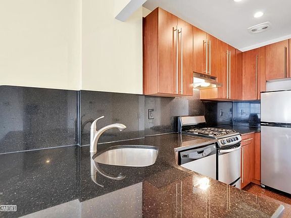 5th image of 2129 31st Ave APT 3A