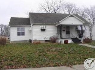 702 W Benton St, Windsor, MO 65360