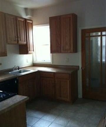 5th image of 232 Harrison Ave