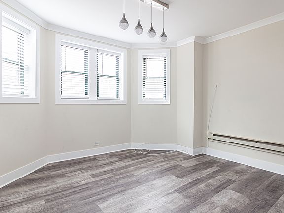 4th image of 3838 N Greenview Ave #1G
