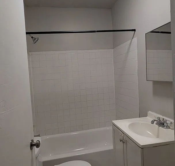 412 East Walnut Lane — Photo 3
