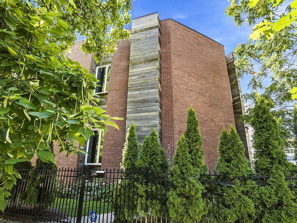 1st image of 2029 W George St