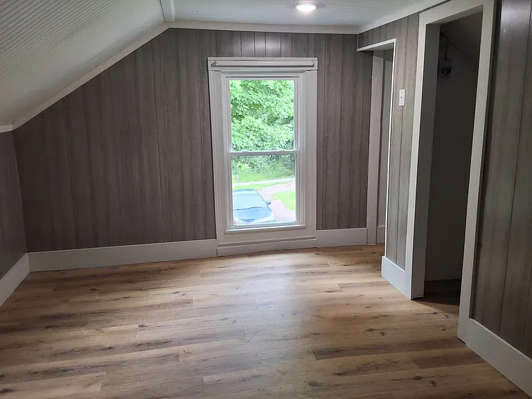 109 E Main St — Photo 6