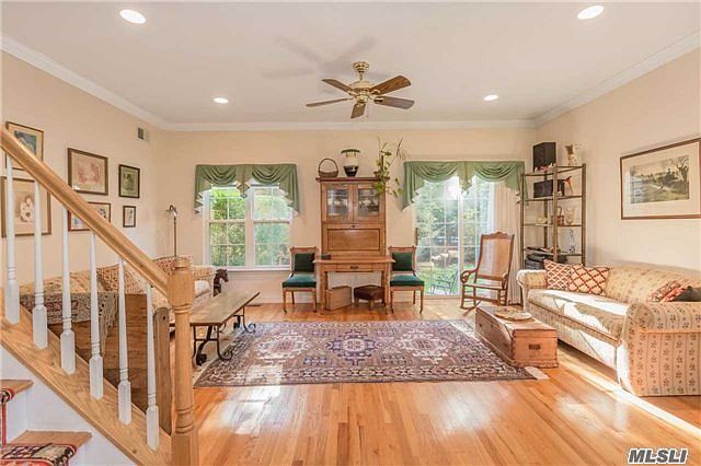 1st image of 2 Chelsea Dr