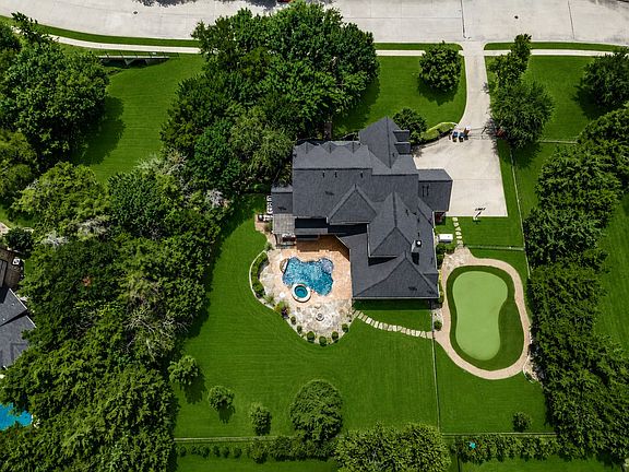 5th image of 424 Wyndemere Blvd