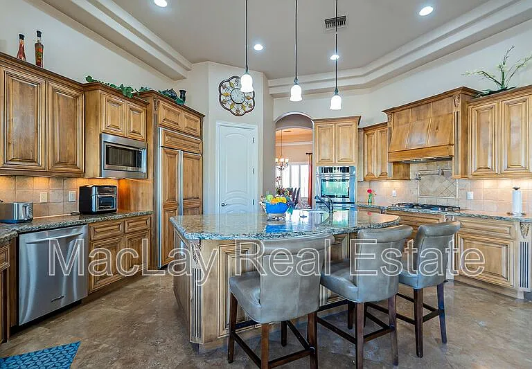 2720 E Jade Pl — Photo 16