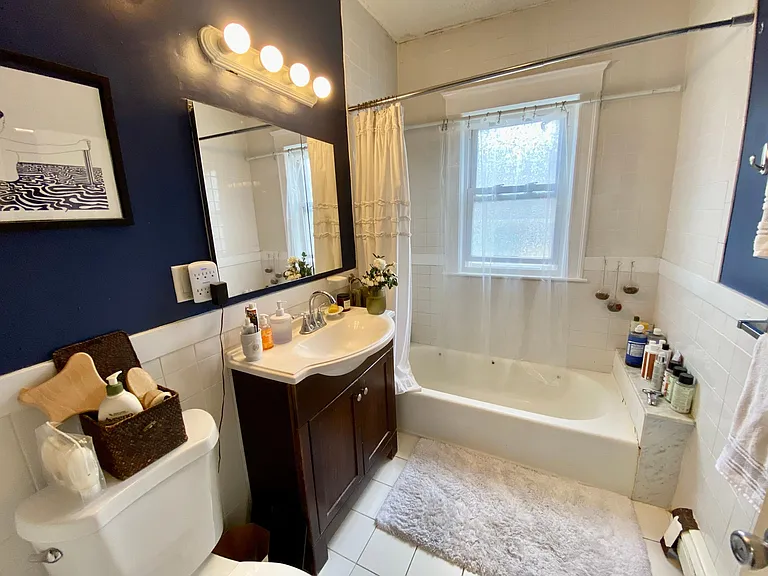 19 Burton St #2 — Photo 34