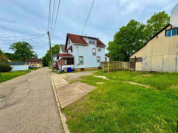 2nd image of 1044 Chancery Ln
