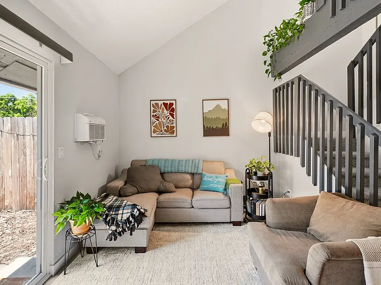 1830 W Maxwell Ave #2 — Photo 6