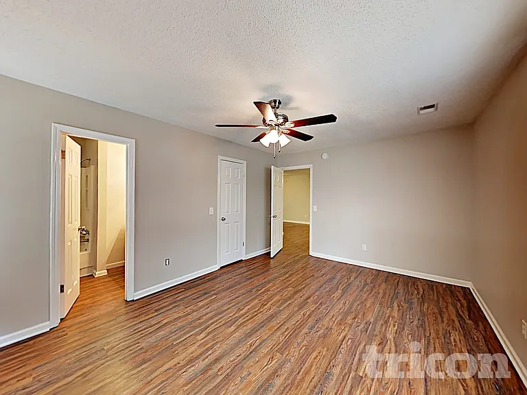 204 Winslow Way — Photo 11