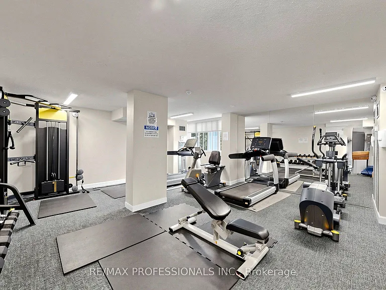 3590 Kaneff Cres #313 — Photo 34