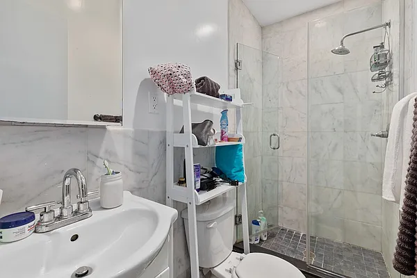 Rented by MNS | media 23