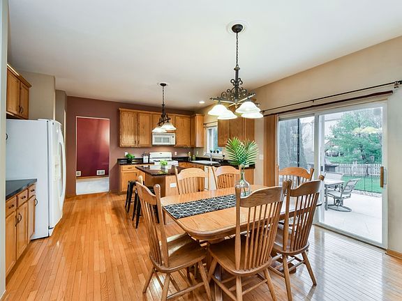 3rd image of 39W465 W Mallory Dr