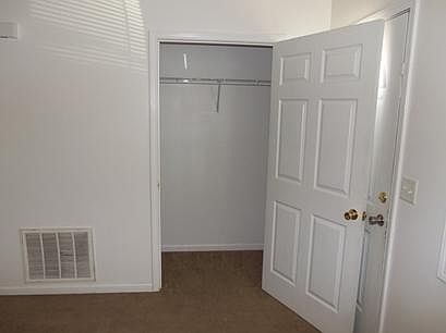 4th image of 417 E College St APT B