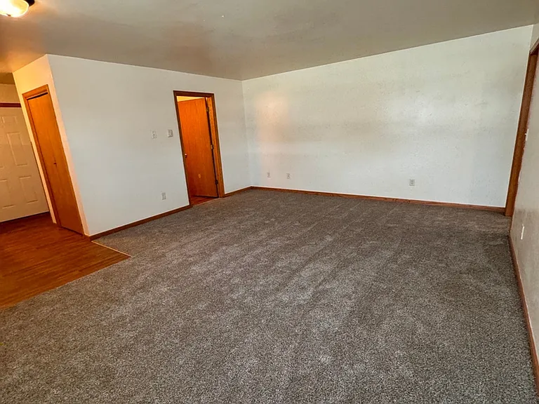 122 Maine St — Photo 1