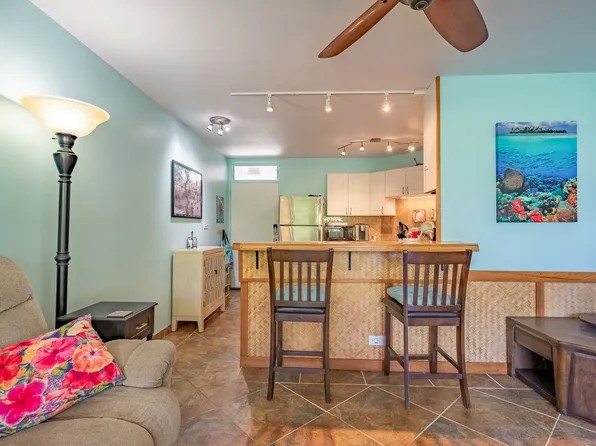 1911 Kalanianaole Ave APT 204, Hilo, HI 96720