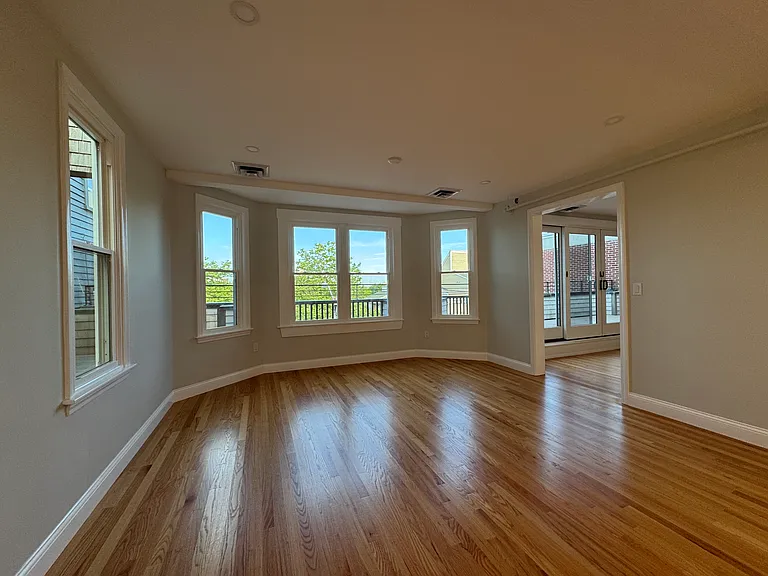 198 Thames St #6 — Photo 10