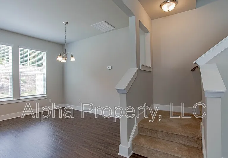 385 Hague Dr — Photo 8