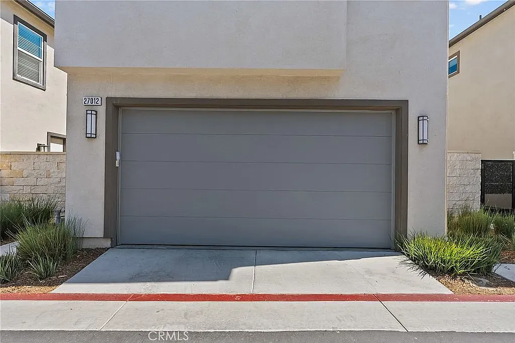 3 bed, 1736 sqft, $4,199 — Photo 4
