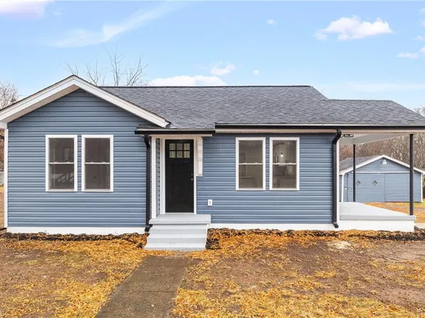 1107 Walnut St, Reidsville, NC 27320